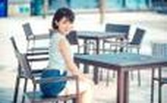 国模盈盈扒B12O人体私拍